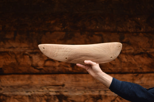 A carved elm jugg. Type of wood: elm. Dimensions(LxWxH): 52x11x6. Eco-friendly holds for modern indoor climbing.