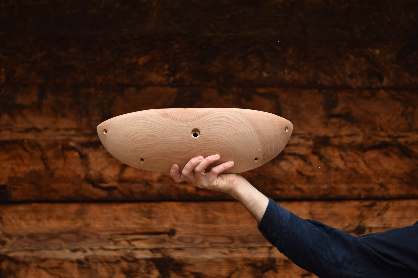 A carved elm jugg. Type of wood: elm. Dimensions(LxWxH): 44x14x9. Eco-friendly holds for modern indoor climbing.